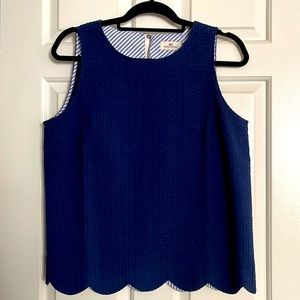Vineyard Vines seersucker scalloped edge top